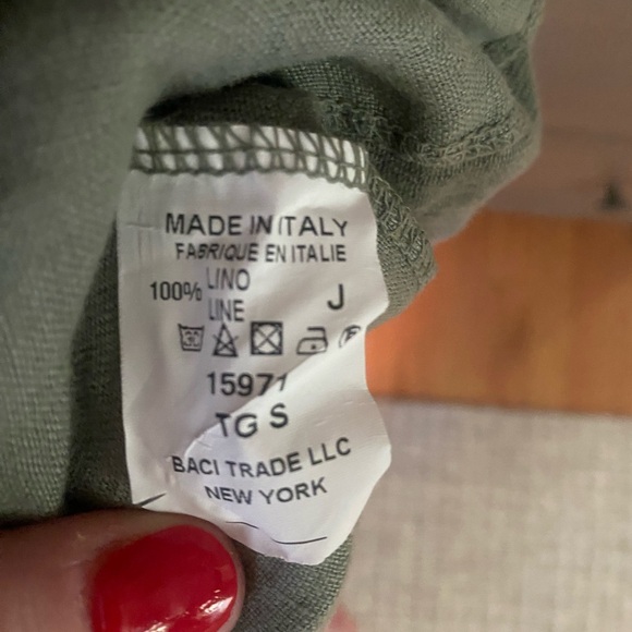 Baci Sleeveless Top - Picture 3 of 3